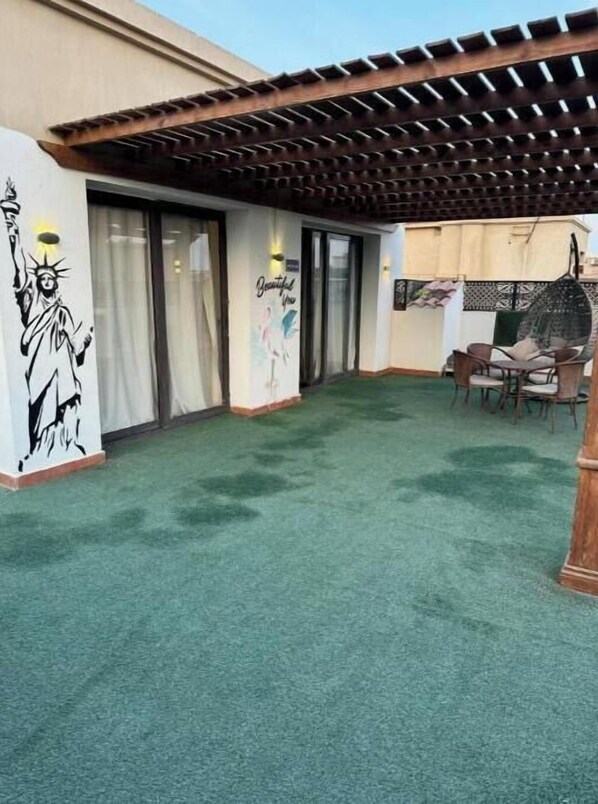 屋外ダイニングエリア