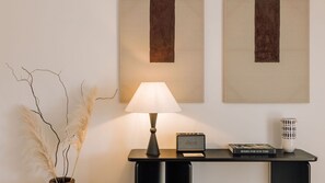 More than just a desk—a stylish setup for music, mood, and quiet inspiration. The kind of space that makes everyday moments feel curated.
#CreativeCorners #DesignMoments #LisbonStay #Portugal #PT #LovelyStay