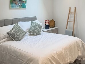 Double bedroom | Waterside, Ventnor