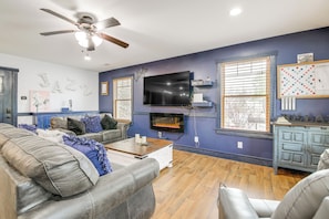 Living Room | Smart TV | Queen Sleeper Sofa | Single-Story Home