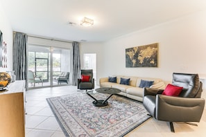 Living Room | Smart TV | Free WiFi