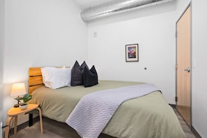 Sleep soundly in queen-sized comfort ️