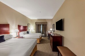 Unit with Queen Beds