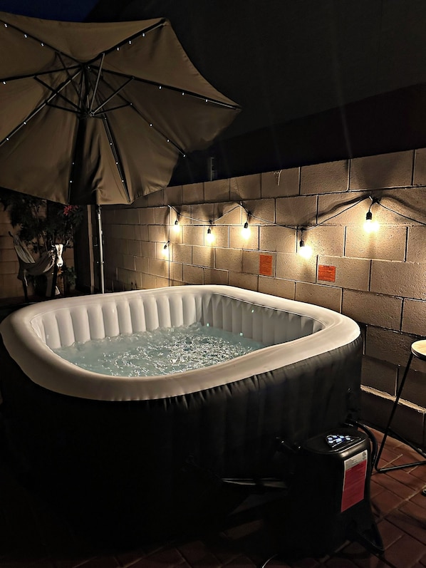 Bain à remous extérieur