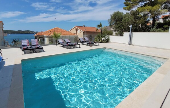 pool
