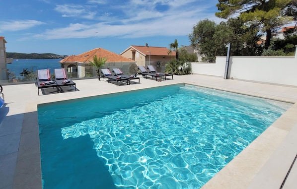 pool