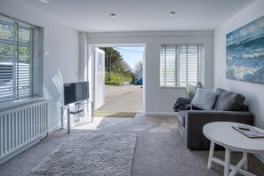 Sea Breeze Apt 1 - 1 Bedroom - Horton Beach (7054)
