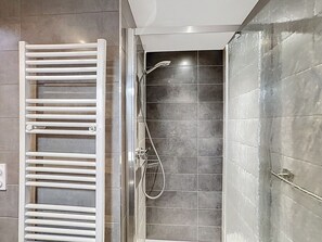 Bain
