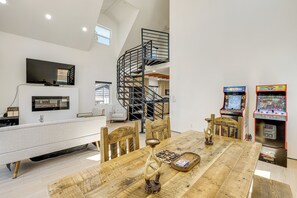 Dining Area | 1st Floor | Arcade Machines | Free WiFi | Central A/C & Heating