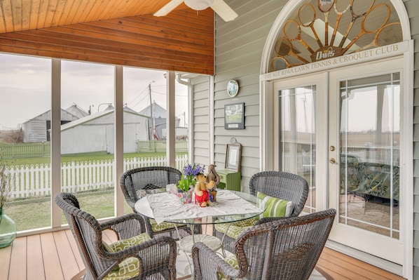 Charles City Vacation Rental | 4BR | 2BA | 2,200 Sq Ft | 4 Steps to Enter