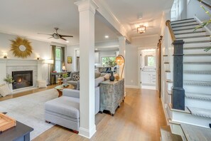 Living Room | Free WiFi | Smart TV | Fireplace | 1st Floor