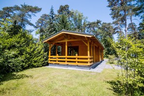 Außenseite Ferienhaus [Sommer]
