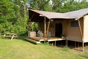 Außenseite Ferienhaus [Sommer]