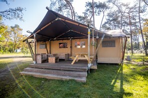 Außenseite Ferienhaus [Sommer]