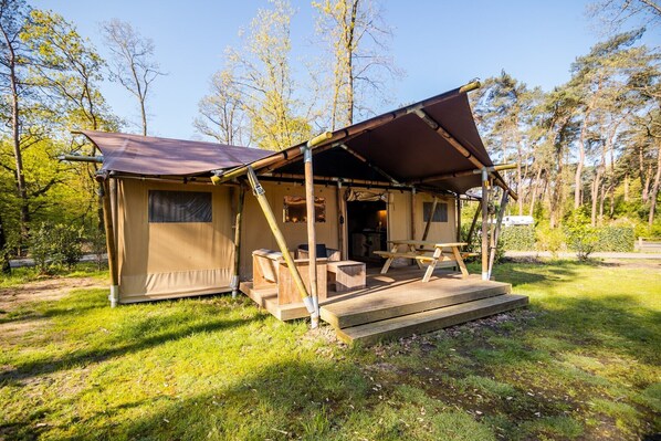 Außenseite Ferienhaus [Sommer]