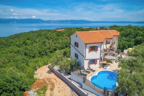 Piscine maison de vacances
