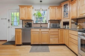 Fully Stocked kitchen