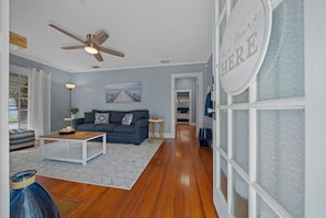 Relax and unwind in this cozy Central Florida vacation home