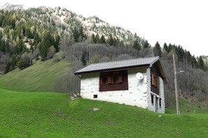 Gras, Gebäude, Haus, Hütte, Zuhause, Landschaft, Dach, Ländliches Gebiet, Hügel, Hochland