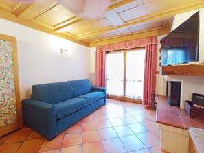 Flooring, Floor, Interior Design, Ceiling, Room, Apartment, Wood Stain, Varnish, Couch