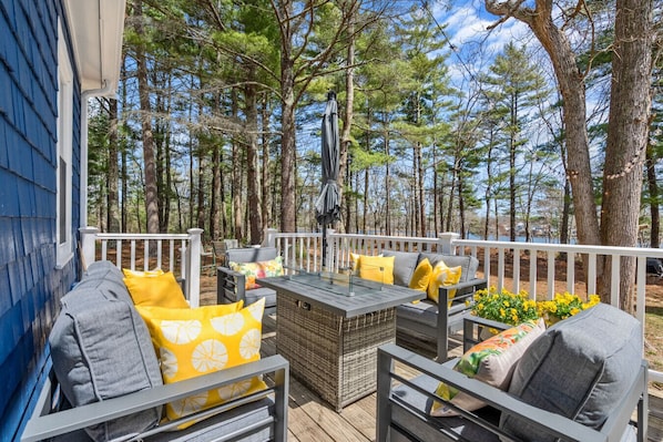 Patio with Gas Fire pit (waterfront)
