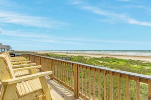 Large Deck, Beach front, perfect for enjoying morning coffee, watching the sunrise or enjoying the ocean breeze.