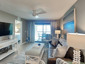 Living Room - Seating Area with Gulf Views