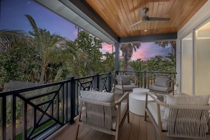 Main Floor Balcony, Lounge Area
