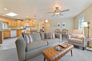 Large open living space with gas fireplace
