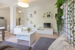 Living Room / Lounge
