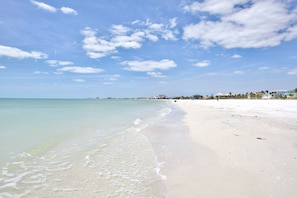 Beautiful Fort Myers Beach Behind Pelican Watch