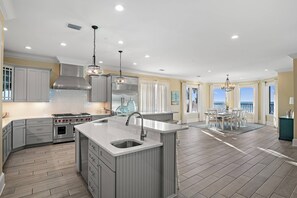 Kitchen & Dining Areas