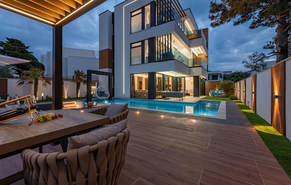 pool