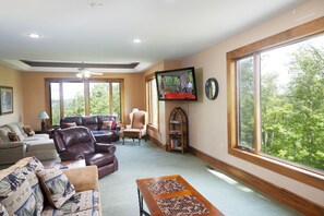 3rd Floor Living Area 2