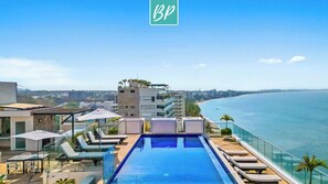 Roof Top Pool & Roof Top Area