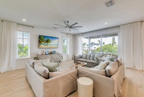 Livingroom with views and balcony 