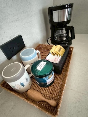 Kaffe och/eller kaffebryggare