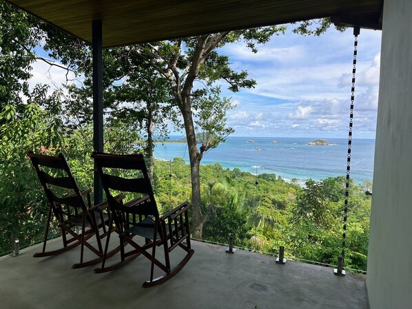 Wake up to panoramic views of the Pacific and Manuel Antonio’s lush coastline.
