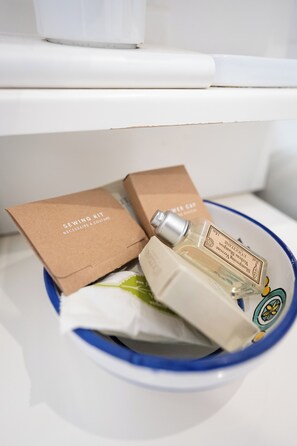 Bathroom amenities