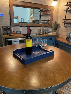 2 bar stools