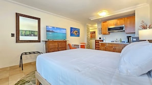2025 New remodel Queen Bed Studio sleeps 2