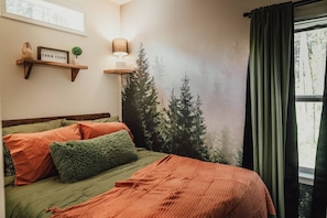 Bedroom with Queen Bed