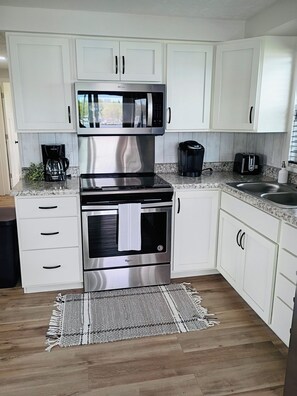 Stove top/ oven combo and microwave