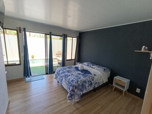 Main bedroom next to the pool 