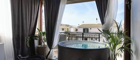 Bain à remous extérieur