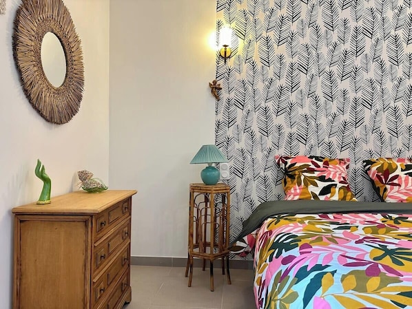 Chambre 1, lit en 160