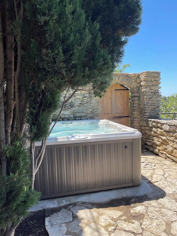 jacuzzi