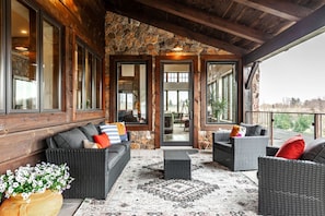Start your day with coffee or end it under the stars — peaceful patios surrounded by nature.