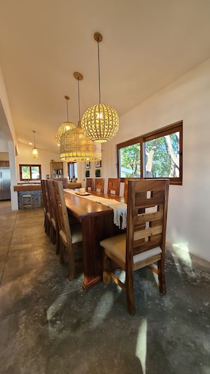 Dinning Room 10 personas capacity
