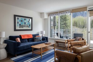 Muscatel 20 living room with the world's best views